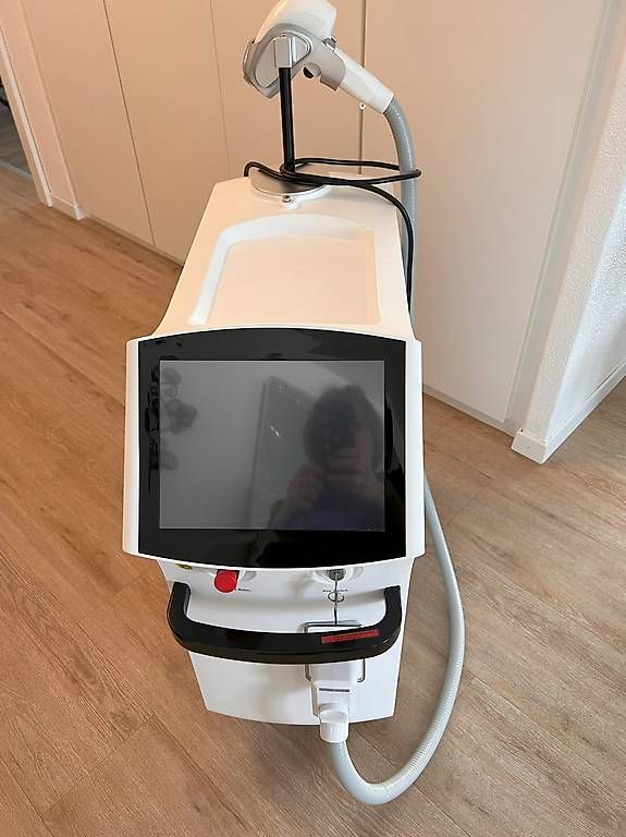 Altro per la cura del corpo: Appareil Body sculpt  et laser diode – Usato da Bôle venduto da flagada01 1