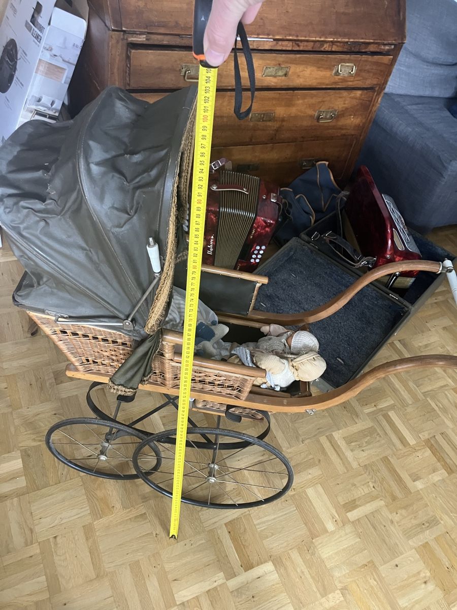Carrozzine per bambole: Ancienne poussette antiquités – Usato da Fribourg venduto da Birchler.christian 7