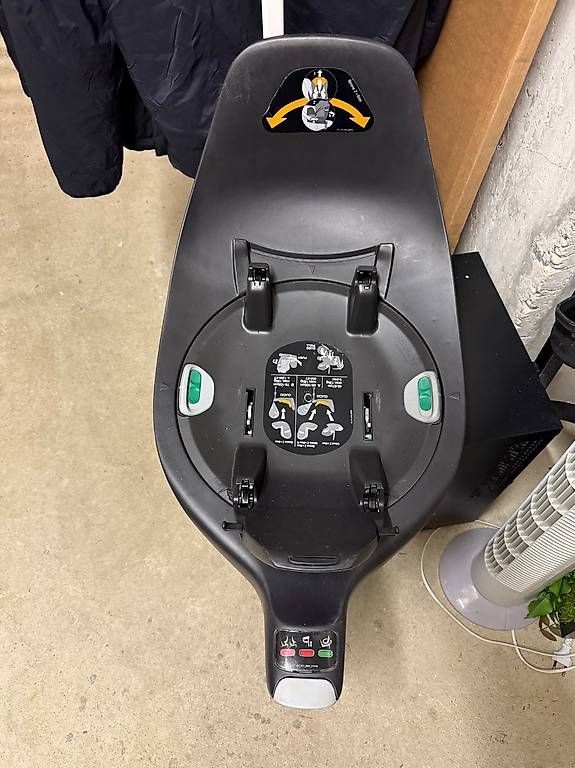 Cybex Sièges auto: cybex Isofix base de siège auto – D'occasion à St-Sulpice VD par rit_h8vk 1