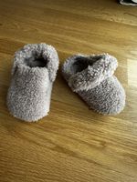 Crocs Classic cozzzy Hausschuhe 25