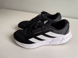 Chaussures running Adidas Questar 3 noires  Taille 42.5 TBE