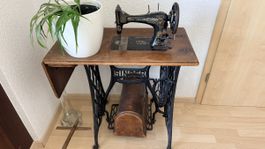 echte alte Singer-Tret-Nähmaschine