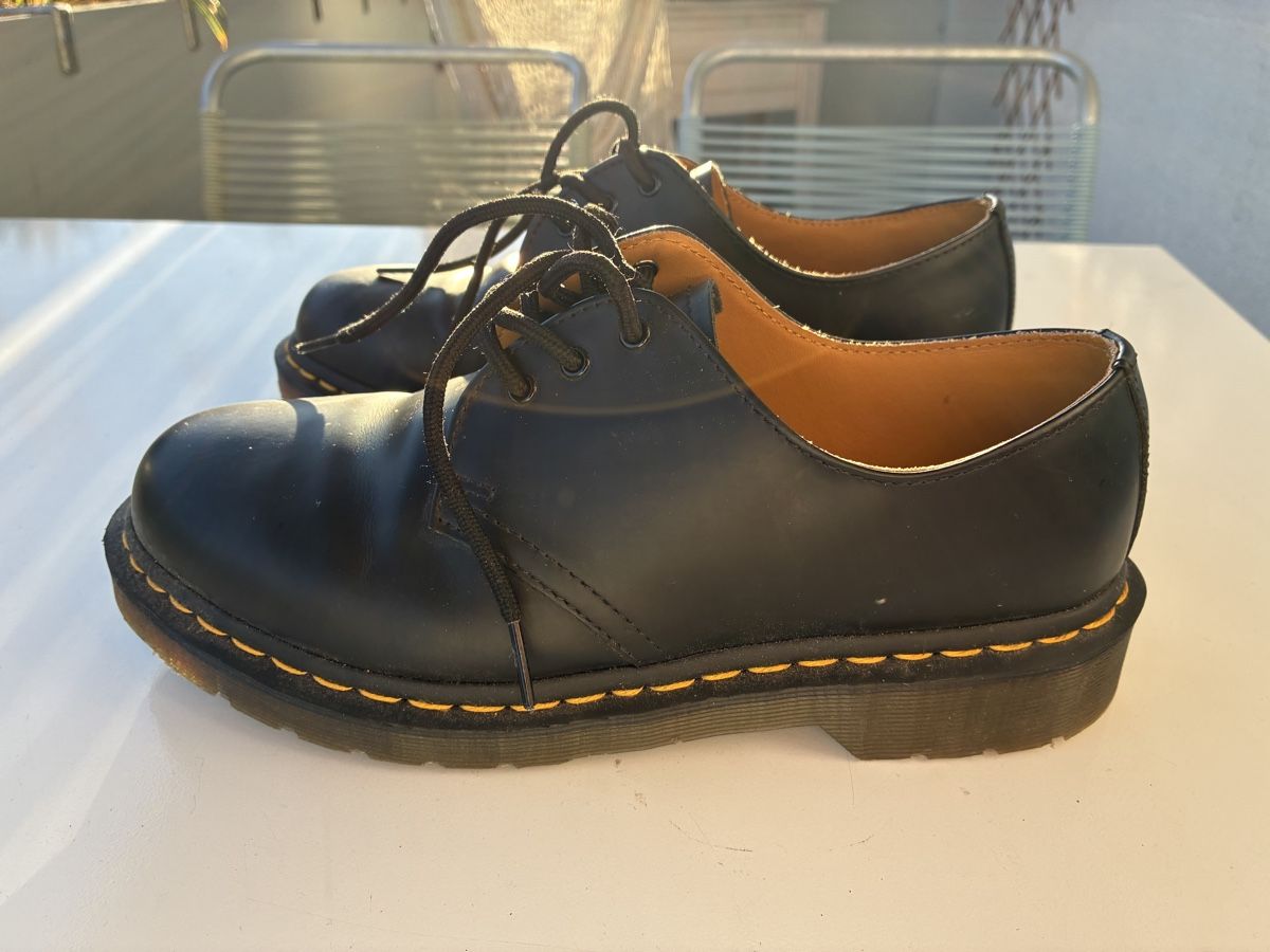 Dr. Martens Chaussures hommes: Dr. Martens Low – D'occasion à Basel par holunder76 1