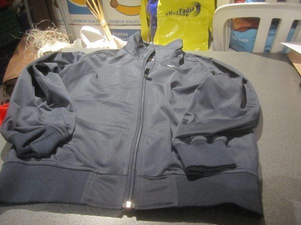Kappa Jacken: Trainerjacke Grösse 140, Kappa, schwarz – Gebraucht aus Zürich von abraxas1291
