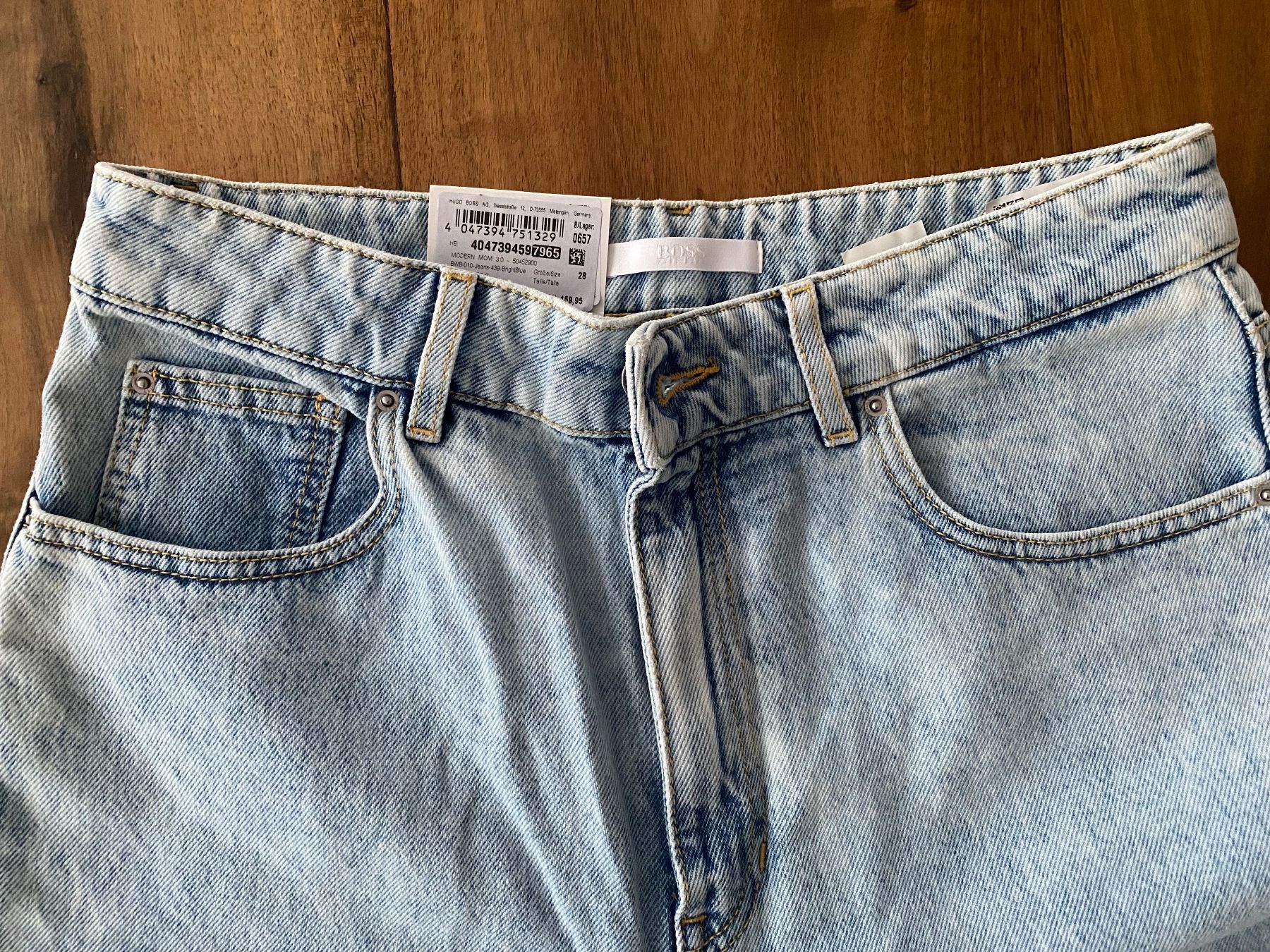 Jeans: Neue BOSS Mom Jeans Gr. 28 – Neu (gemäss Beschreibung) aus Herrliberg von little_useful_things 3