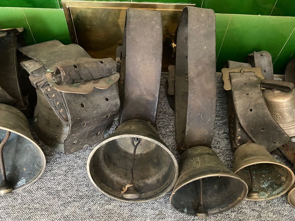 2 Metall Kuhglocken - Laut & Klar Für Tiere & Dekoration