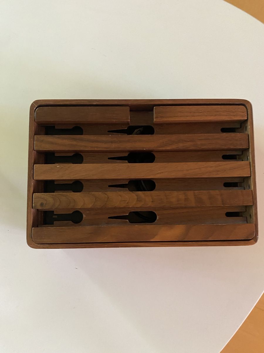 Ladegeräte: ALlDOCK Ladegerät Teak-Holz – Gebraucht aus Zürich von Domi_ZH