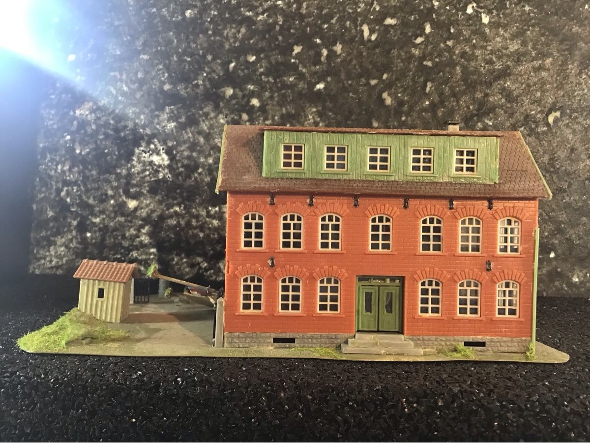 Kit di modellismo & Modellini statici: MODELL GEBÄUDEHAUS – Usato da Männedorf venduto da Spezial-Modelle 2