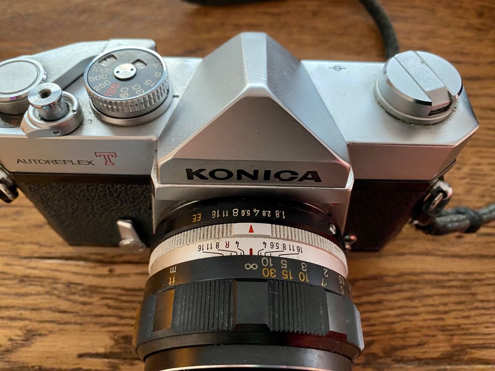 Konica Autoreflex T, inklusive hochwertiger Ledertasche 2