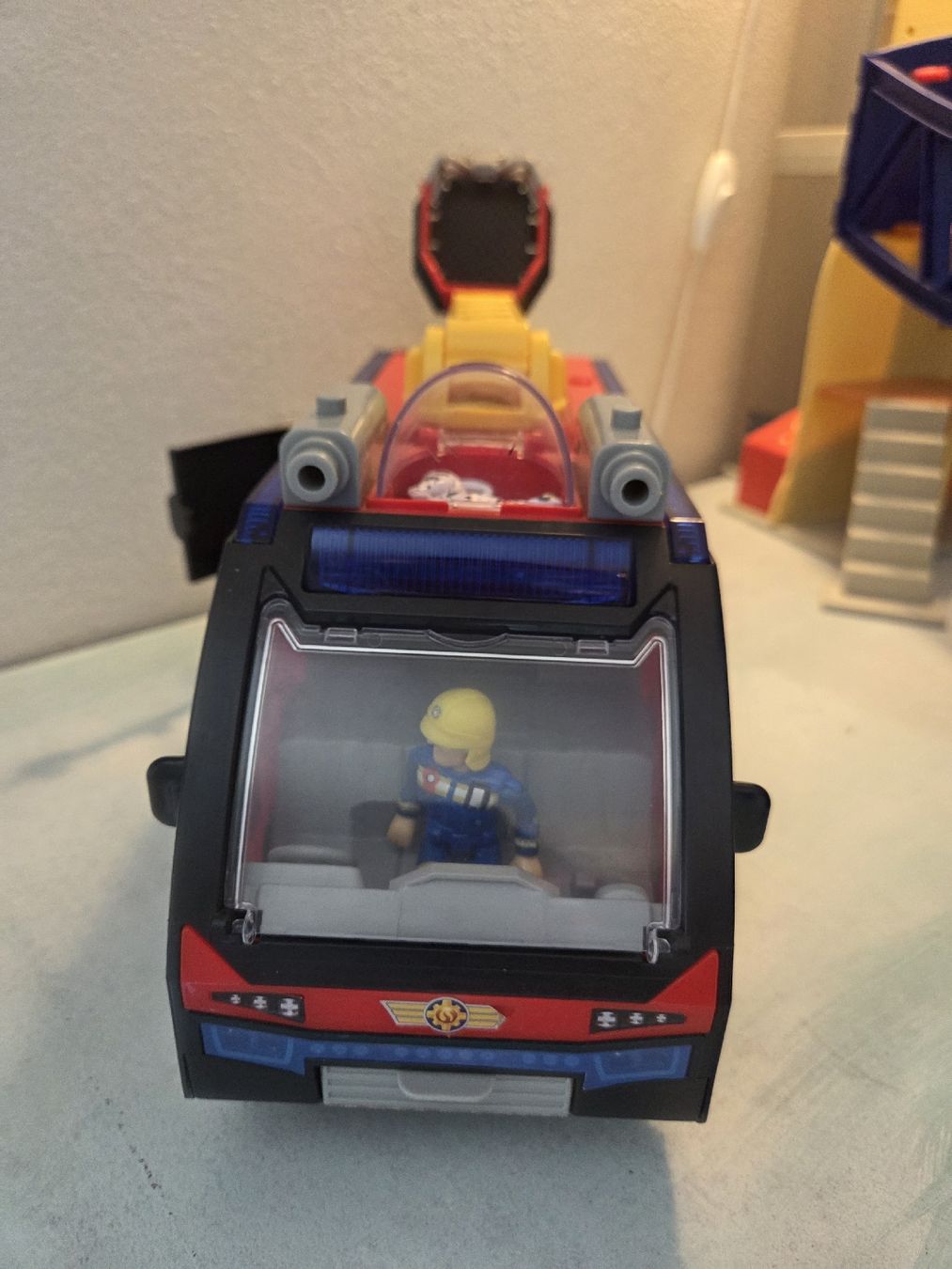 Giocattoli: Feuerwehrmann Sam Jupiter Feuerwehrauto mit Figur – Usato da Holziken venduto da liha88 1