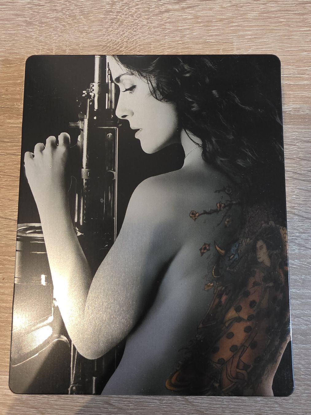 Tutti i DVDs: Everly - Limited uncut Steelbook Edition - BD – Nuovo (secondo la descrizione) da Stein AG venduto da eMODy 1