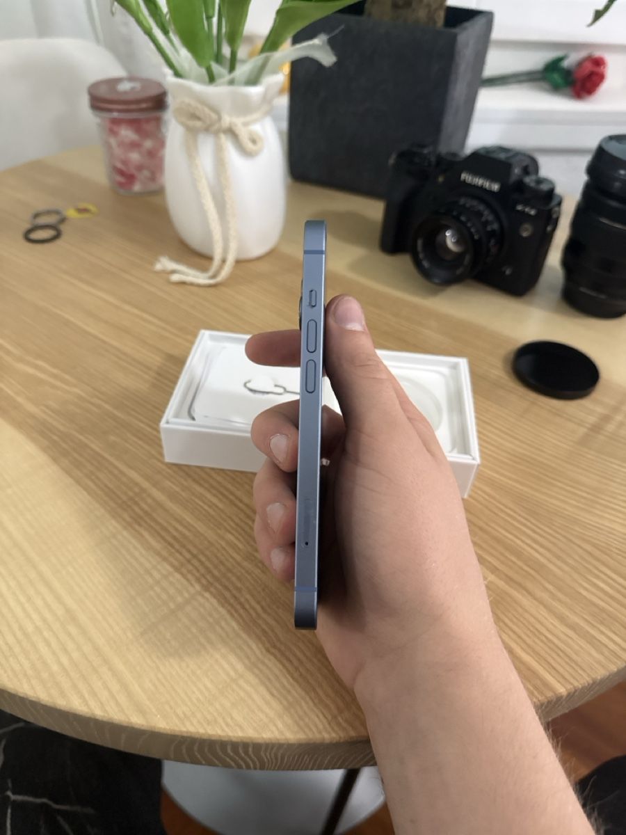 Apple Handys / Smartphones: Iphone 14 - NEUZUSTAND - akku 87% – Gebraucht aus Neuchâtel von Bas_nkc5 3