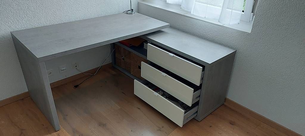 Scrivanie: Bureau d'angle – Usato da Cortaillod venduto da Tquila67