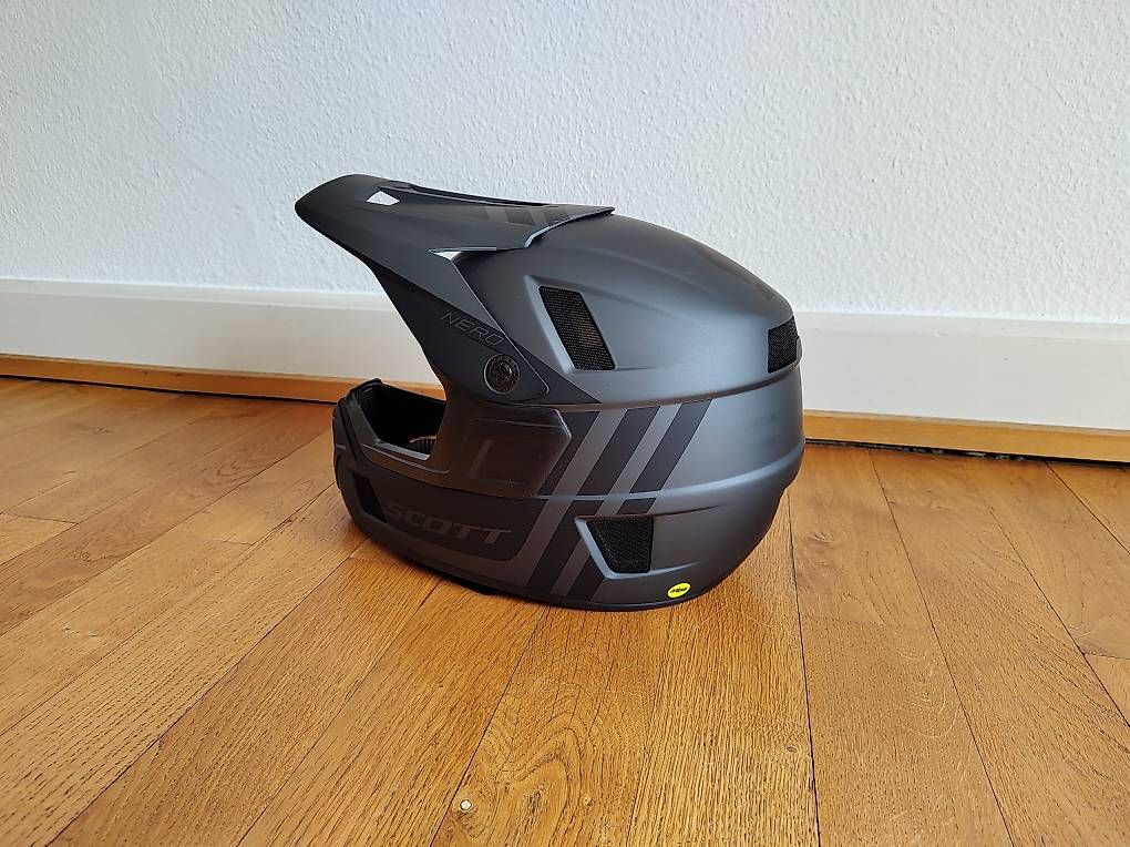 Scott Helme: Scott Nero Plus Downhill-Helm (Grösse S) mit Brille – Gebraucht aus Chur von silla 3