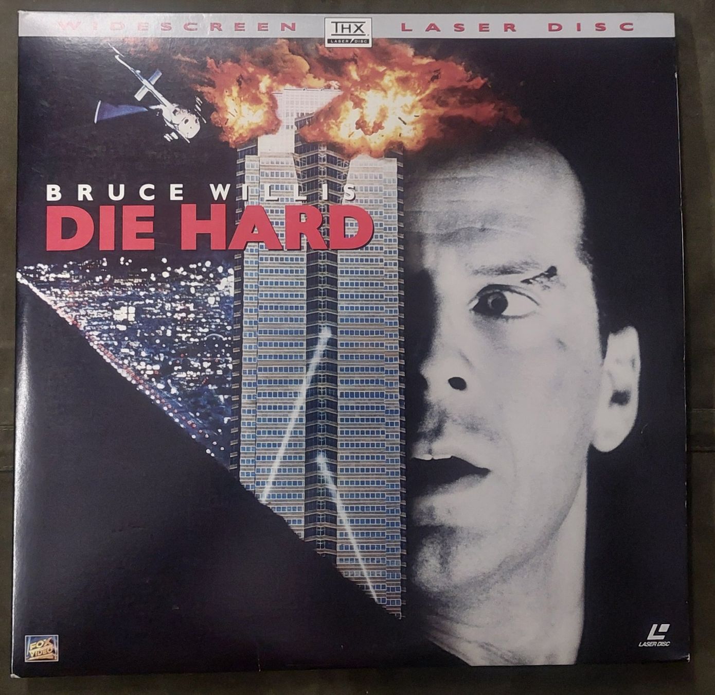 Tutti i DVDs: Laserdisc NTSC Action, lot de 2 discs – Usato da Chapelle-s-Moudon venduto da gerryp 3