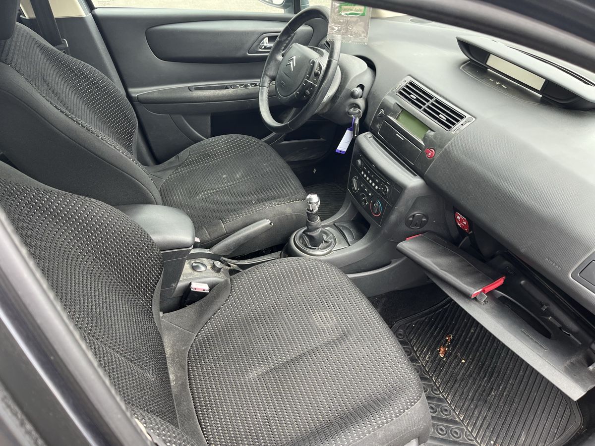 Citroën Automobili: CITROEN C4 1.6I – Usato da Solothurn venduto da Eszauto 6