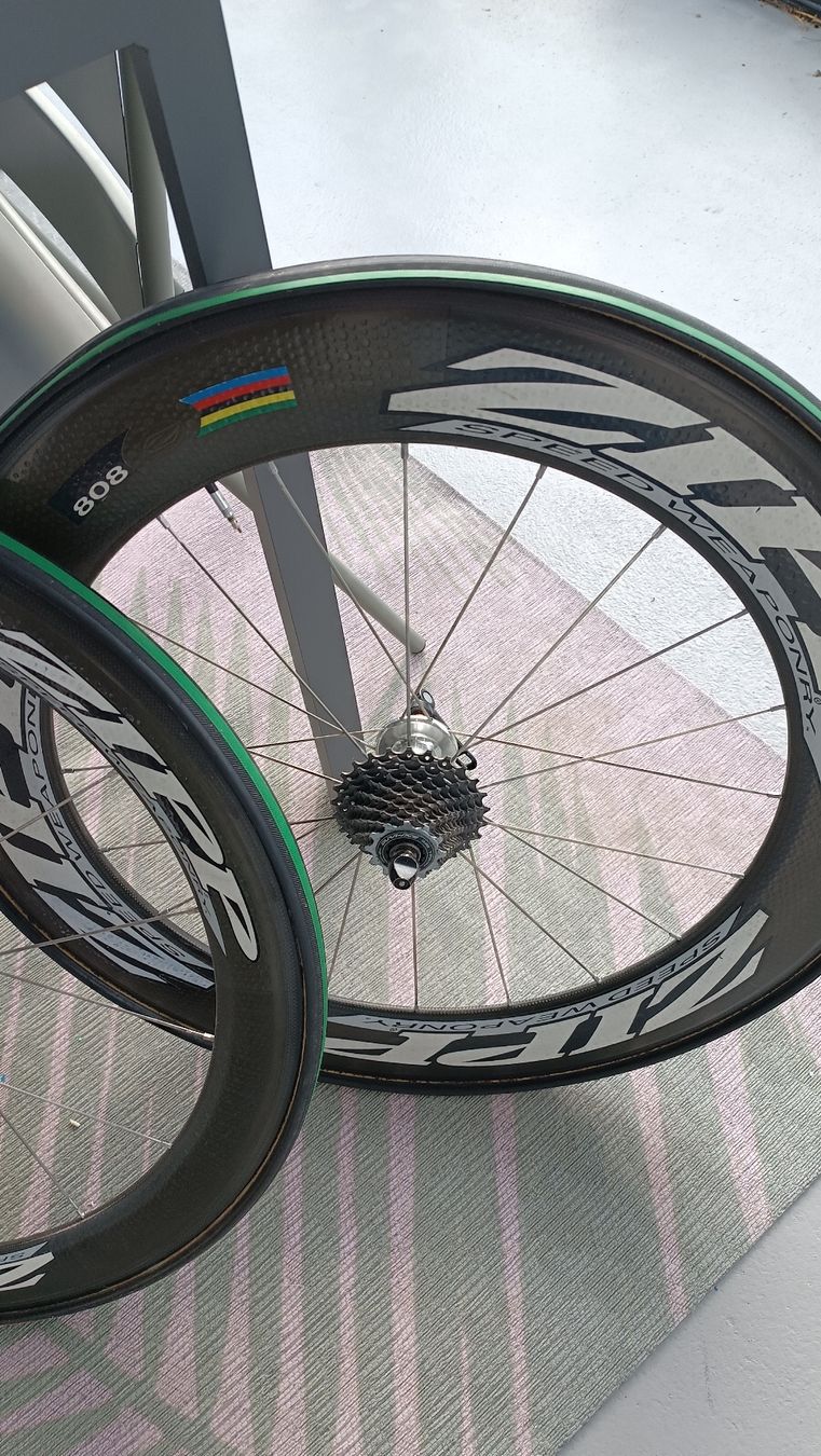 Zipp Pneus & Kompletträder: Zipp speed weaponry 404/808 – Gebraucht aus Oftringen von lewis20 1
