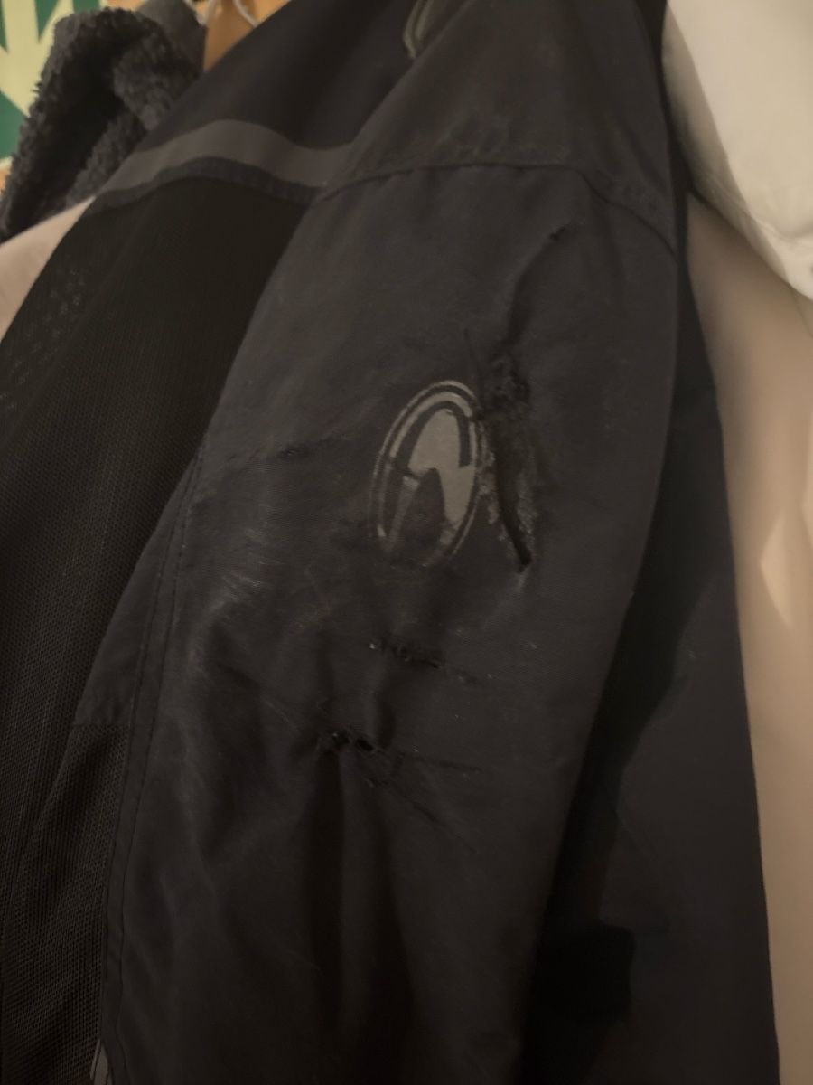 Protezioni & Imbottiture: Motorad Jacke mit Protektoren (s) – Usato da Adelboden venduto da eny_5tn9 2