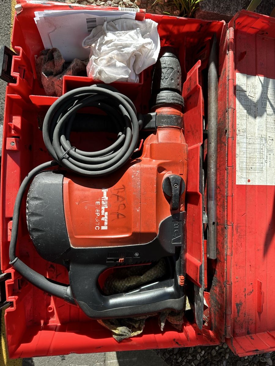 Hilti Perceuses: Hilti TE76P-ATC – D'occasion à Rotkreuz par REISENDE.MIT.LICHT.