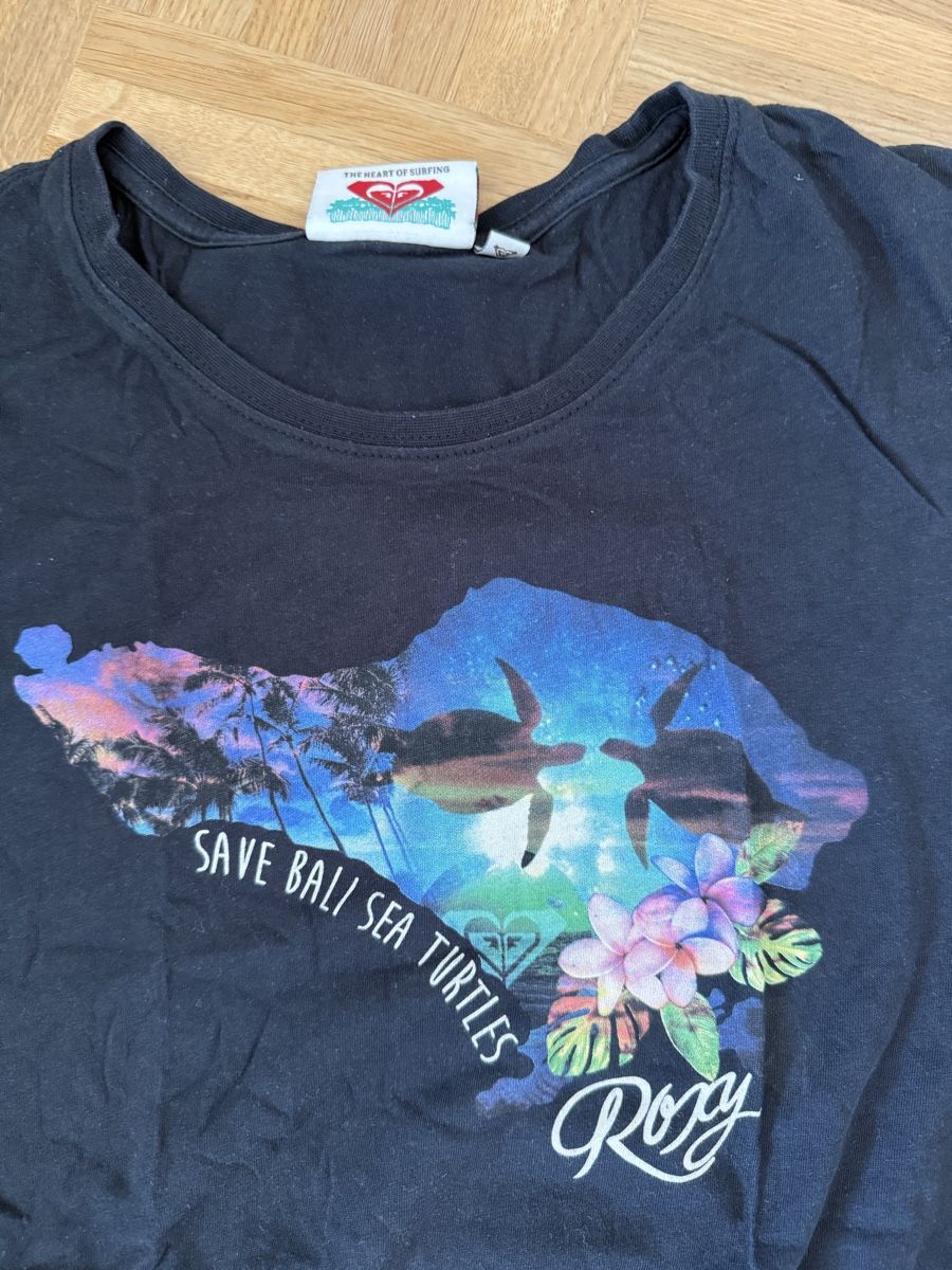 Roxy T-shirt: Roxy T-Shirt, seaturtle from Bali, M  – Usato da Thun venduto da tahari