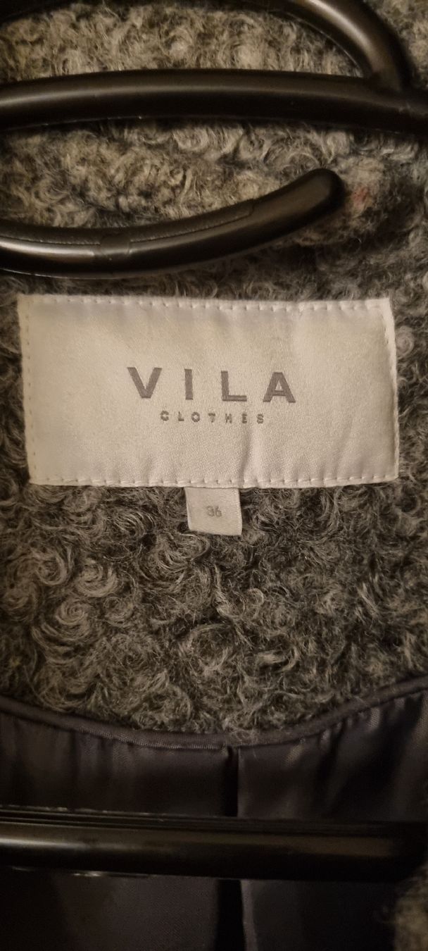 Vila Manteaux: Vila Winter coat (36) – D'occasion à Wabern par ravi3084 2