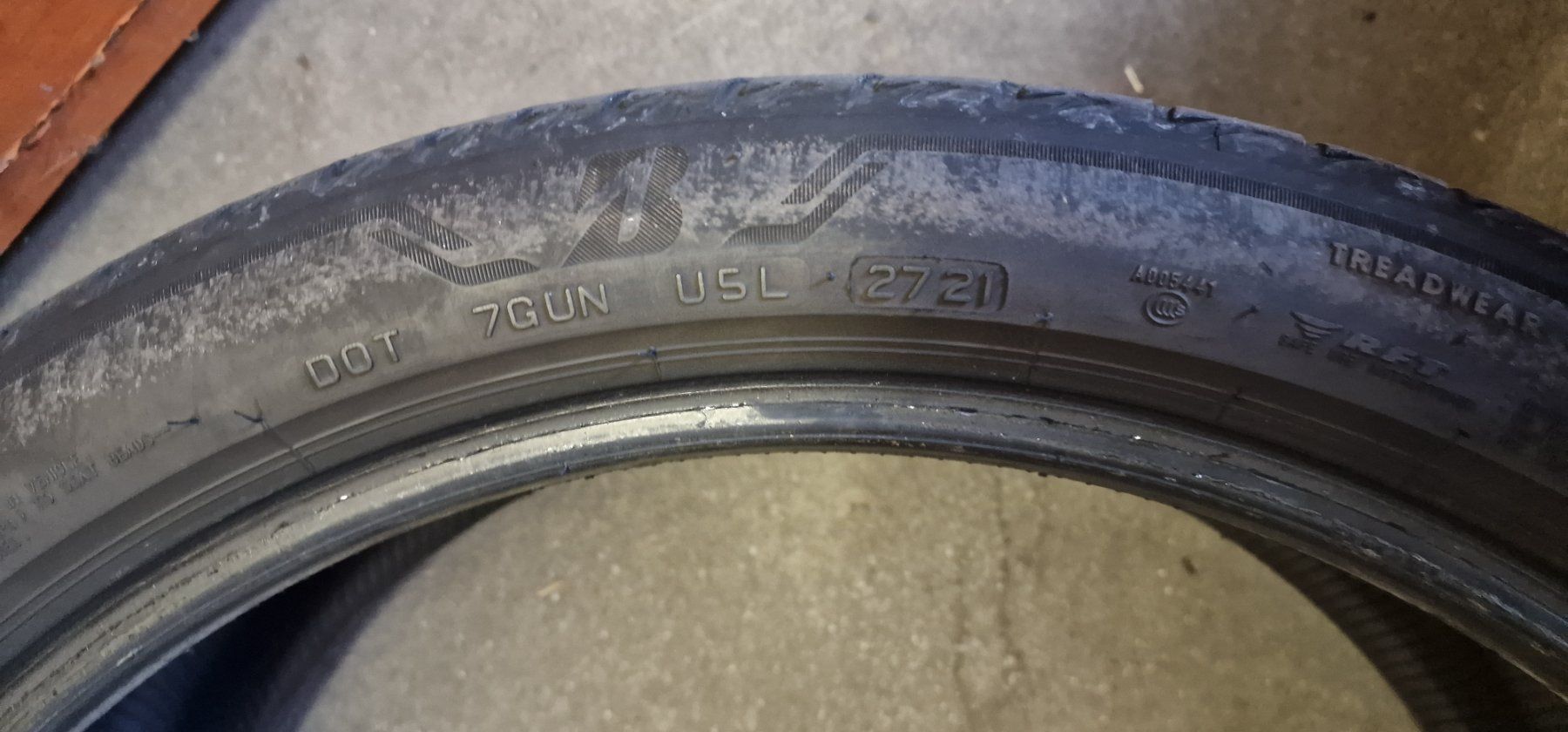 Bridgestone Pneumatici & Ruote complete: Bridgestone 245/40R21 – Usato da büetigen venduto da sonomic 2