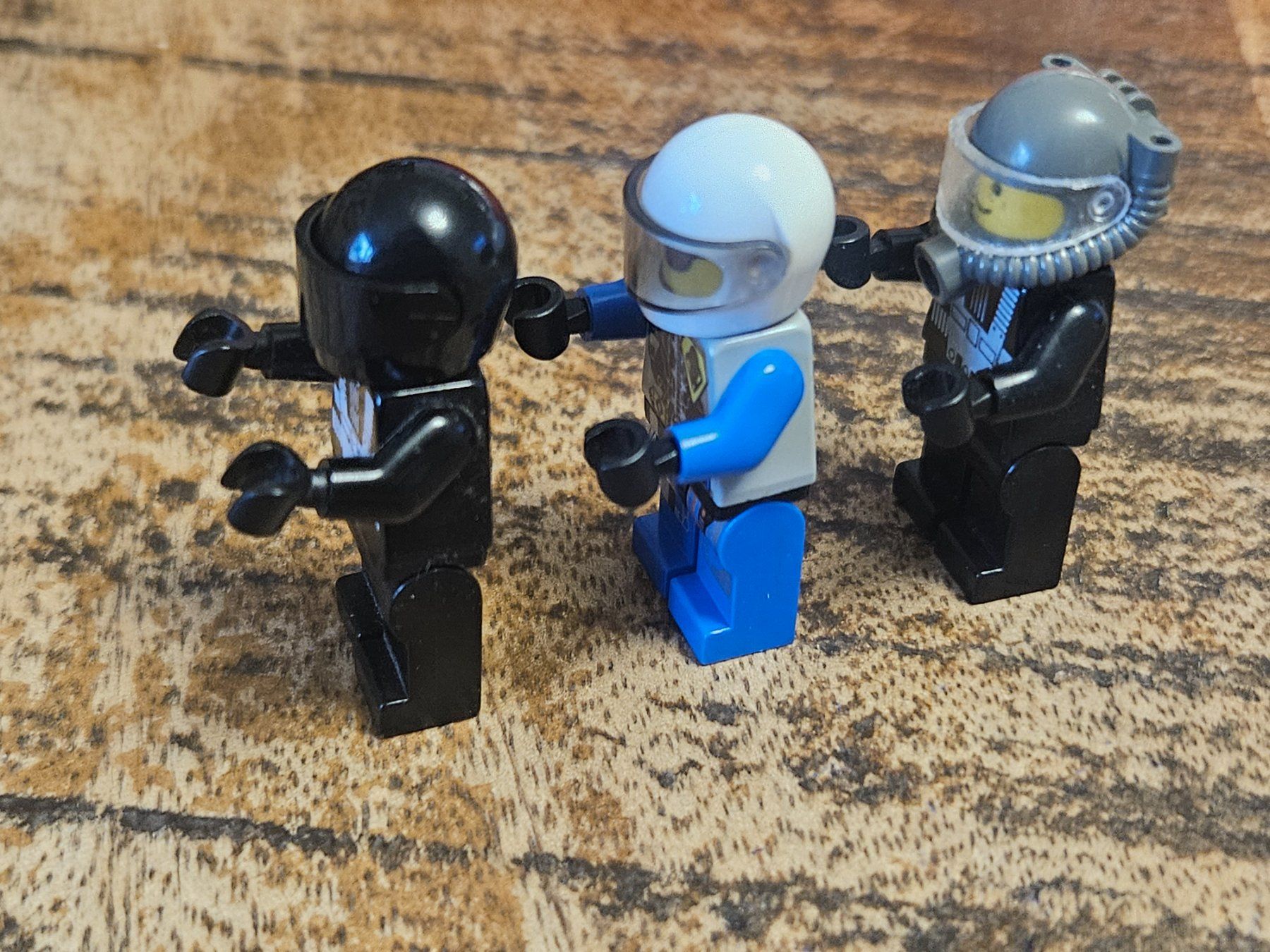 Lego Kit di costruzioni: lego lot de 3 figurines – Usato da Confignon venduto da Ecrofigs 2