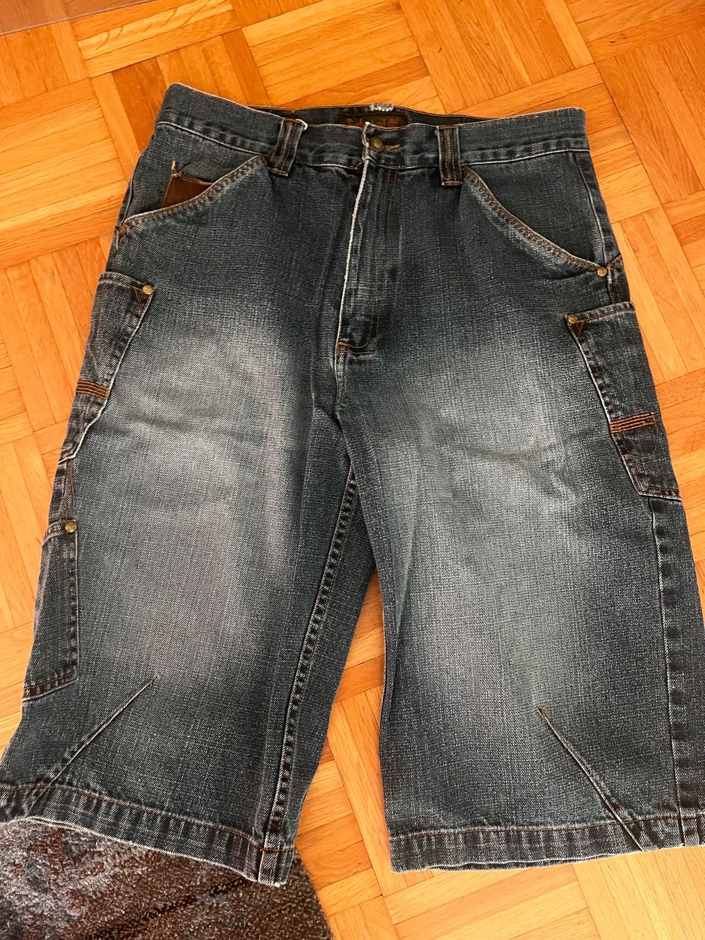Timberland Pantaloni: Timberland kurze Hosen 32 – Usato da Kilchberg ZH venduto da ka012