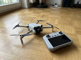 DJI Mini 3 Pro mit DJI RC Controller (Display), neuwertig