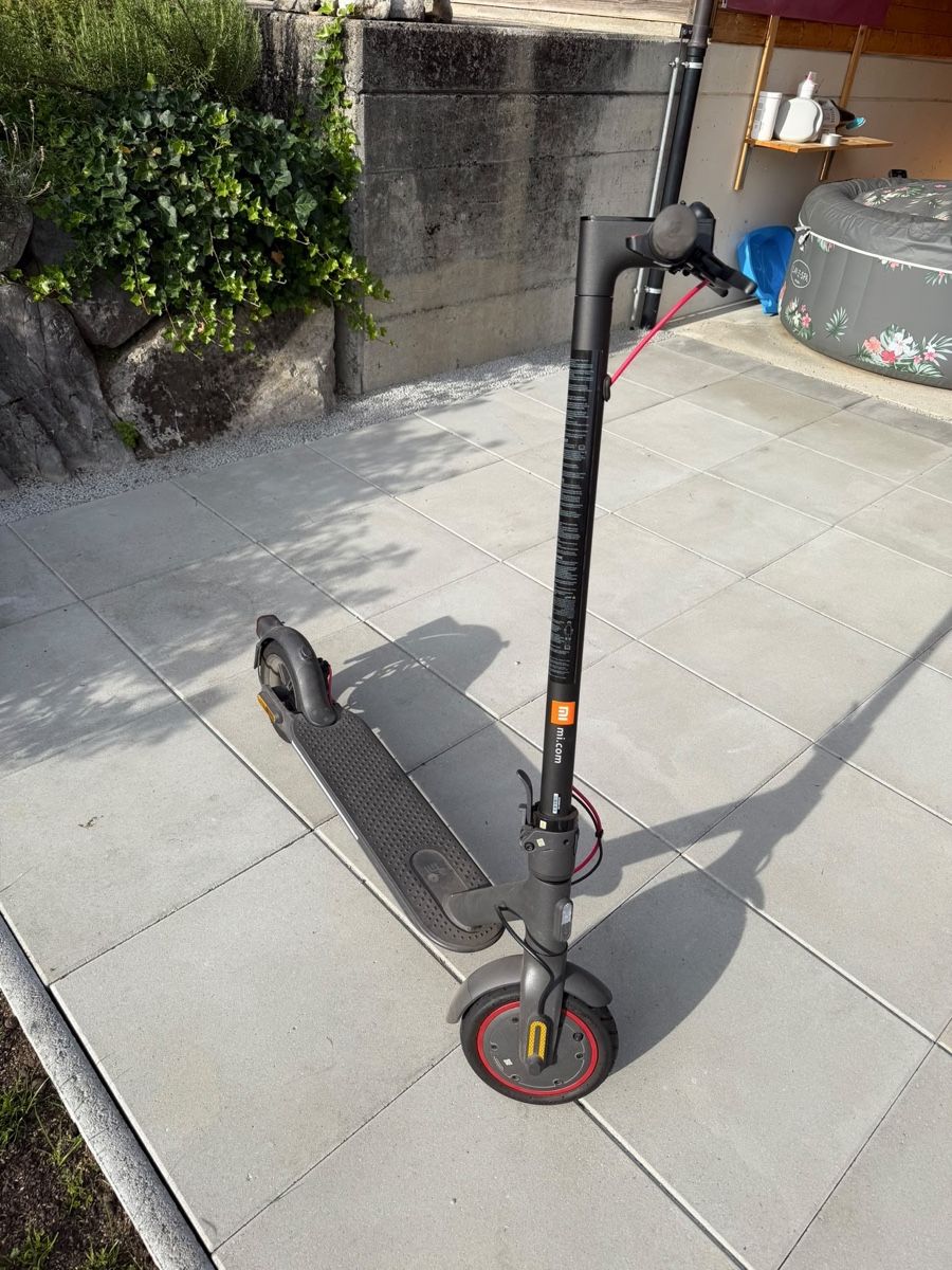 Scooters: Xiaomi Mii Scooter Essential – Gebraucht aus Boltigen von minion87