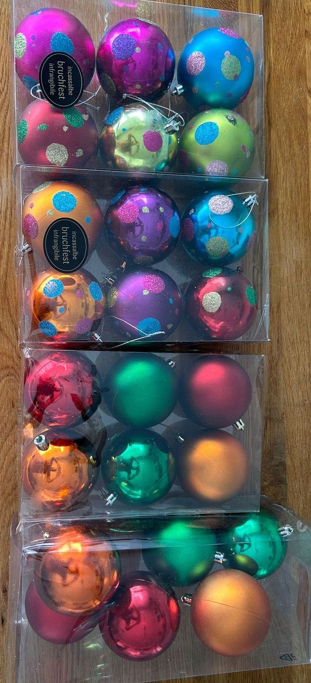 Migros Alle Dekorationen: Weihnachtskugeln bruchsicher Set – Gebraucht aus Stansstad von Martman19