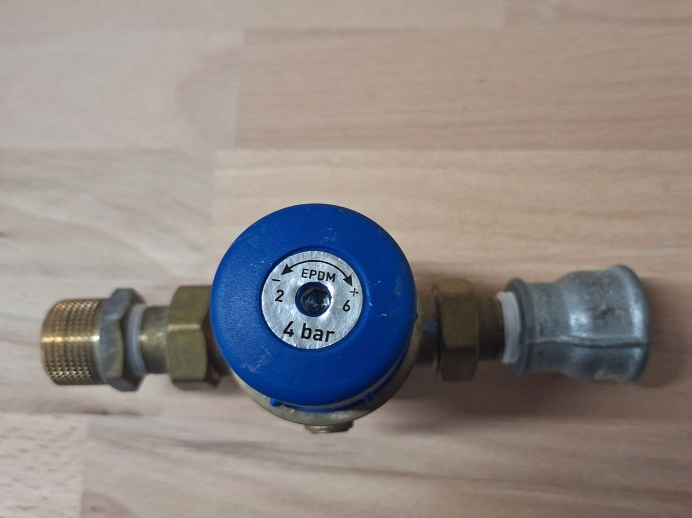 Armaturen: Druckreduzierventil 4 bar – Gebraucht aus Egolzwil von  1