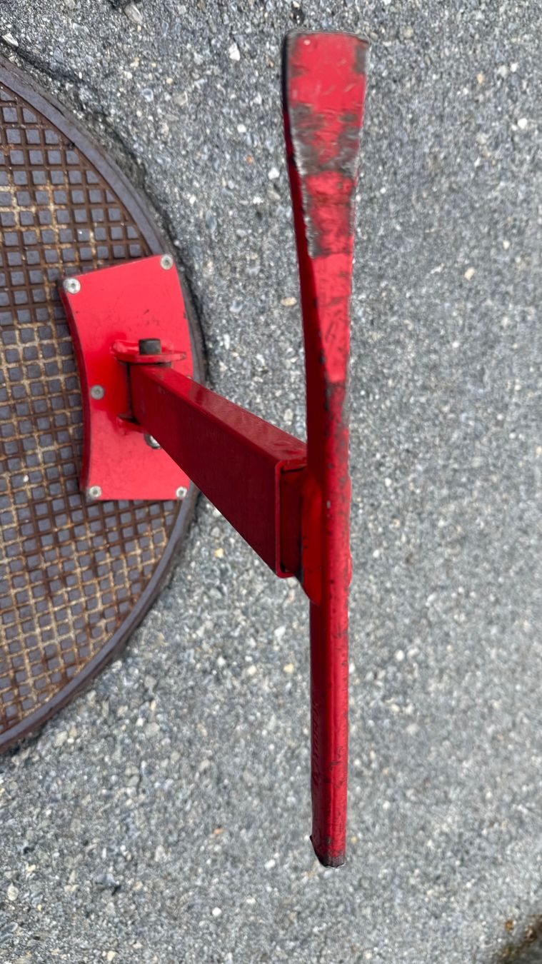 Tutti gli attrezzi: Schachtdeckelheber magnetisch – Usato da Leuk Stadt venduto da Kami10 2