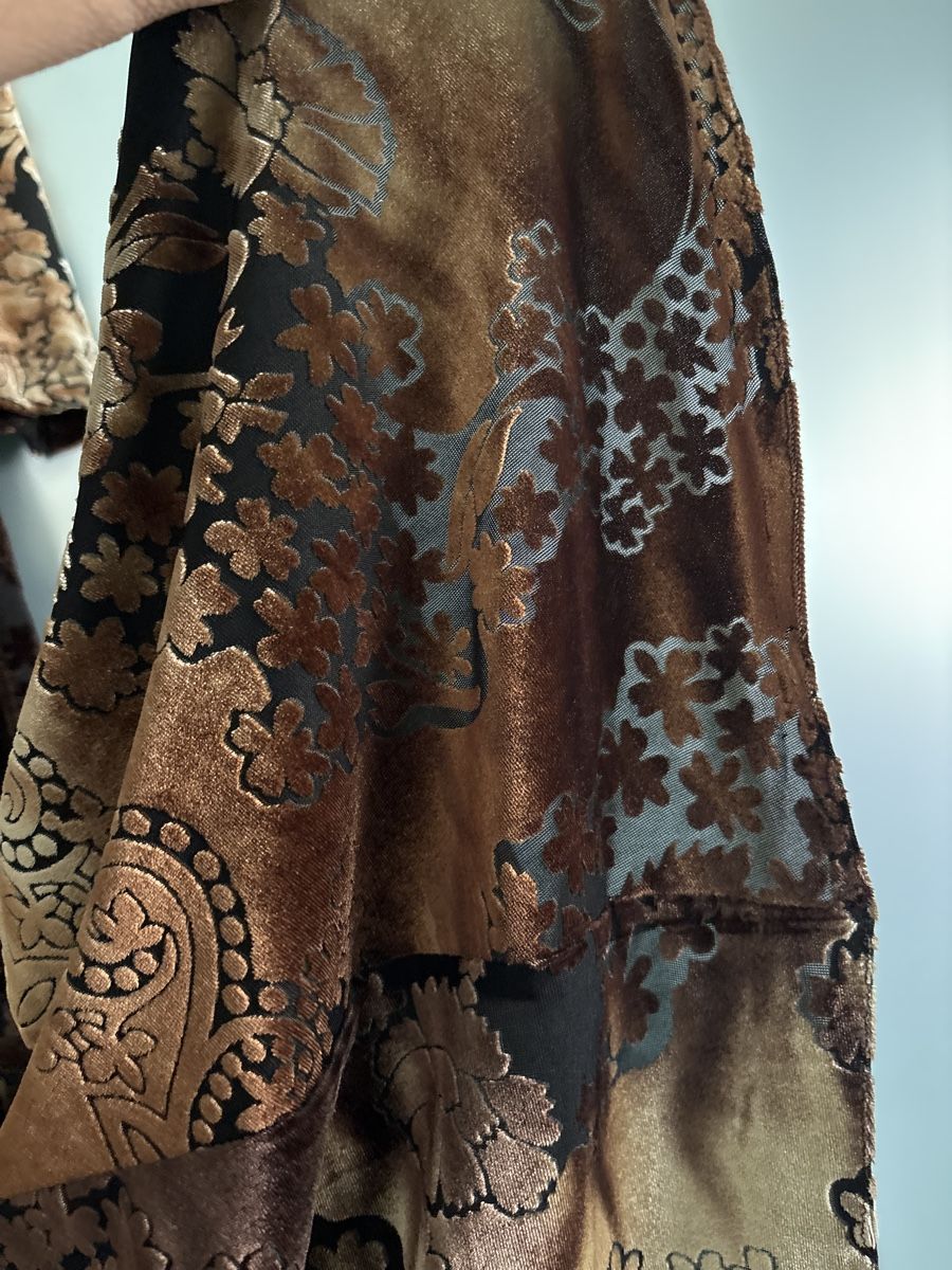 Vestiti: Elegantes Samtkleid mit Blumenmuster, Grösse M – Nuovo (secondo la descrizione) da Hendschiken venduto da Uraniali 6