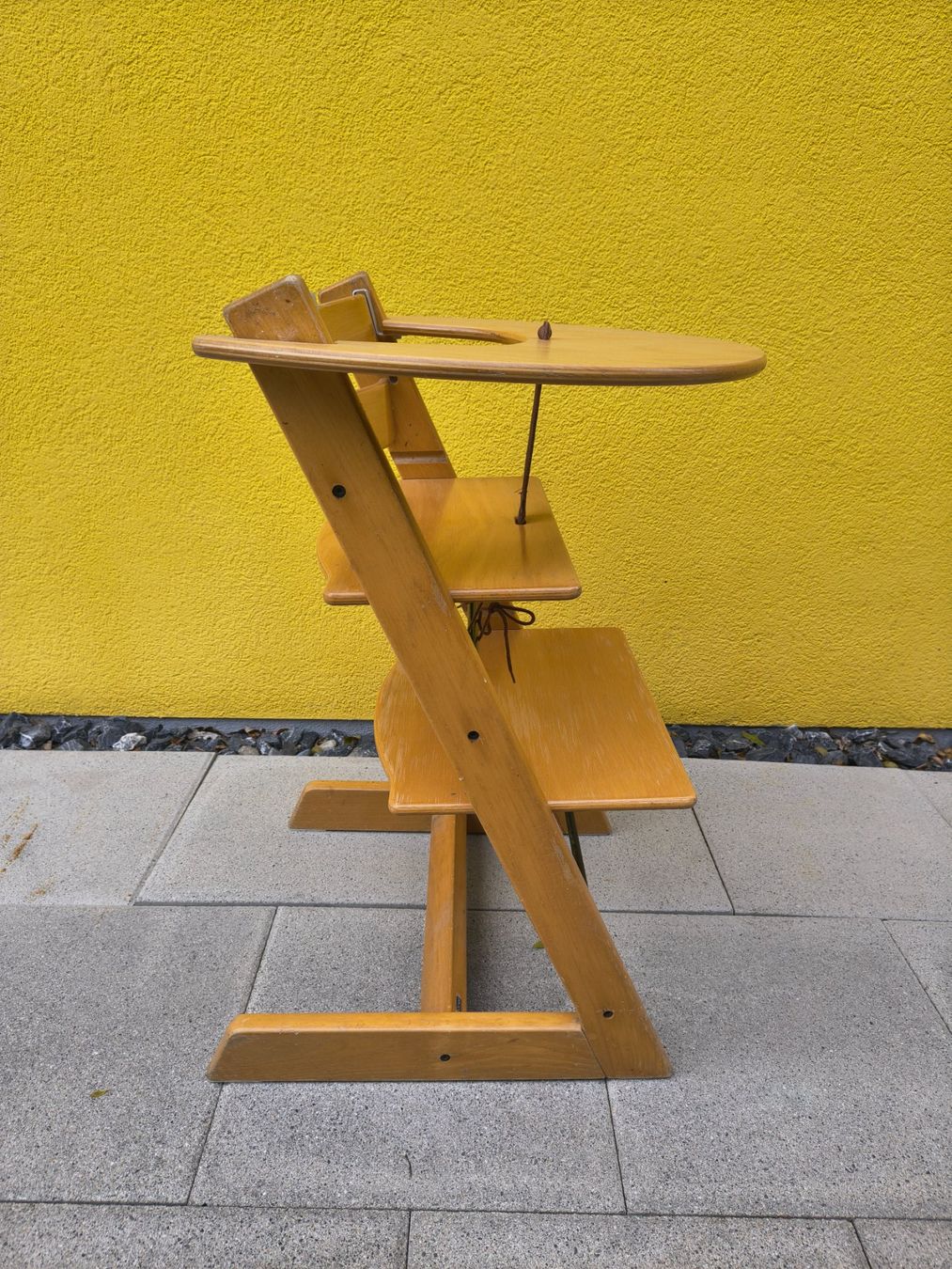 Stokke Hochstühle: Tripp Trapp mit halbrundem Holztisch – Gebraucht aus Rothrist von giw_l58l 2