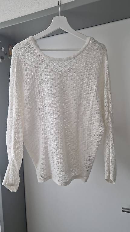 Pullover & Sweatshirts: Pulli Only – Gebraucht aus Weinfelden von and_5rxf