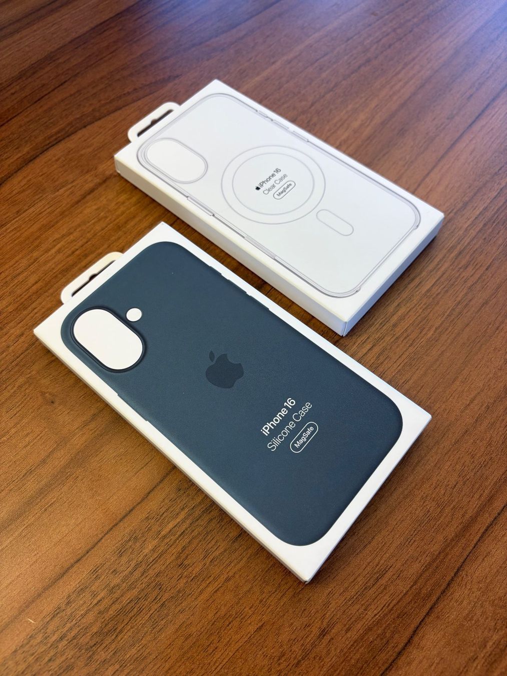 Apple Telefoni cellulari / Smartphones: Apple iPhone 16 (256 GB, Weiss) – Usato da Gommiswald venduto da Capri207 7