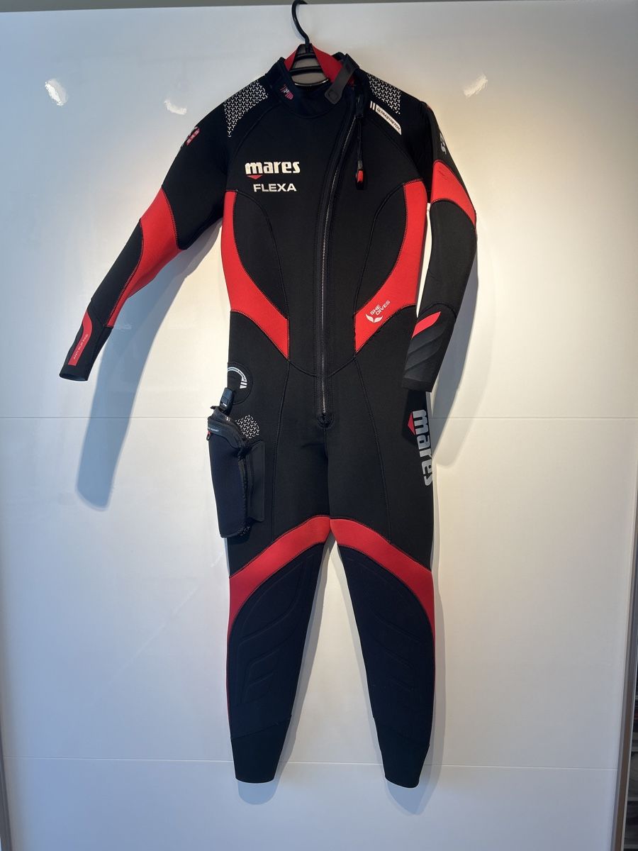 Mares Combinaisons de plongée: Mares Flexa 5.4.3 – D'occasion à Gockhausen par Lauvja