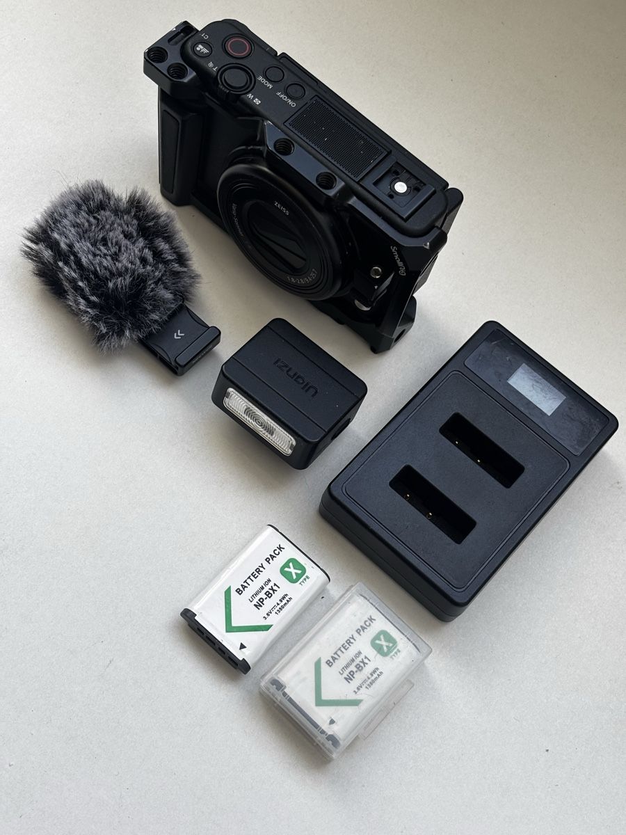 Sony Fotocamera: Kit Sony ZV-1 avec accessoires – Usato da Lausanne venduto da ali_eddine 5