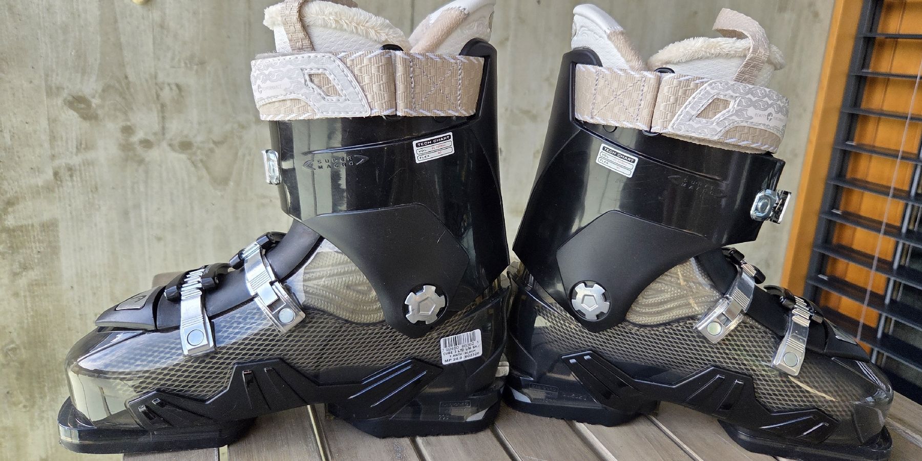 Head Scarpe da donna: Chaussures de ski Head, pointure MP 24, parfait état – Usato da Carouge GE venduto da StephSim82 2
