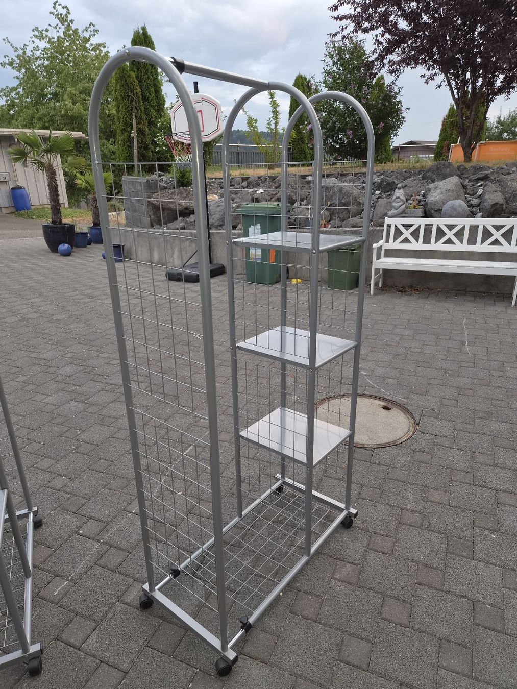 Porte manteau: Kleiderständer Metall Grau Rollbar 2 Stk. – D'occasion à Dürrenäsch par Uliu 2