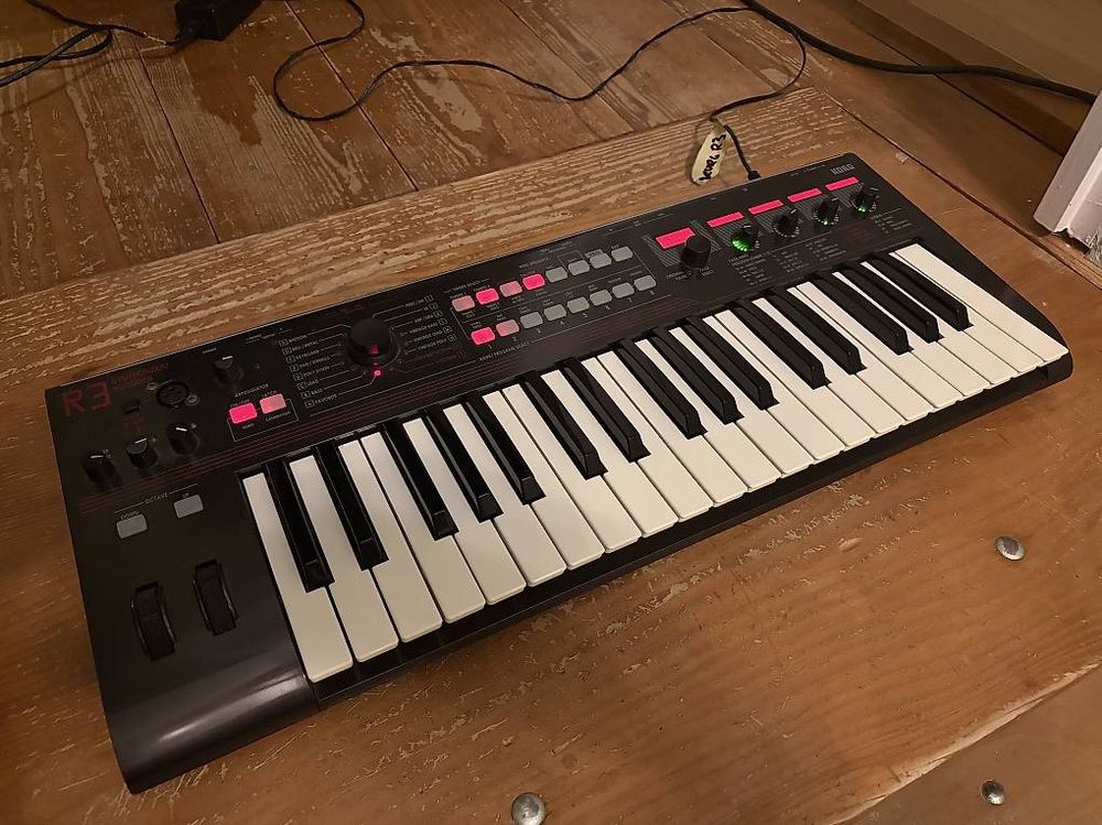 Korg R3 Synthesizer / Vocoder (Gebraucht) in Zürich für CHF 200 – nur ...