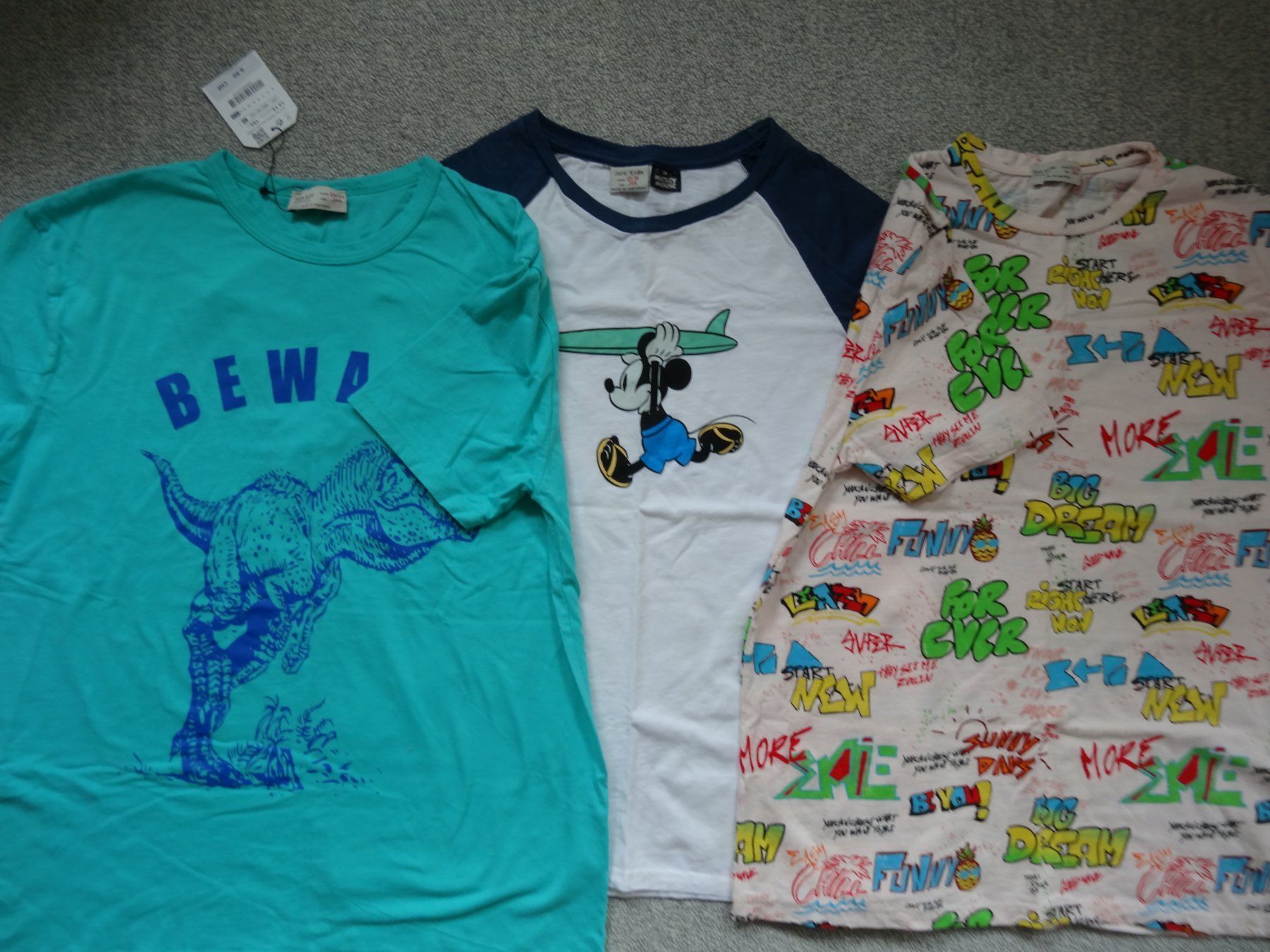 Camicie, T-shirt & Polo: 3 T-Shirts Gr 164 – Nuovo (secondo la descrizione) da Rekingen AG venduto da nederland1