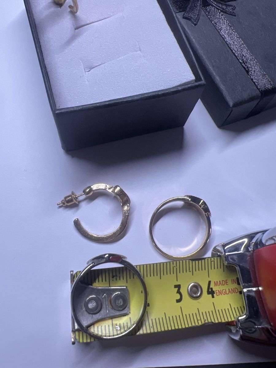 Sonstiger Schmuck: Lot de Bijoux Coeur Noir & Doré – Neu und originalverpackt aus Chenens von anasantos90 2