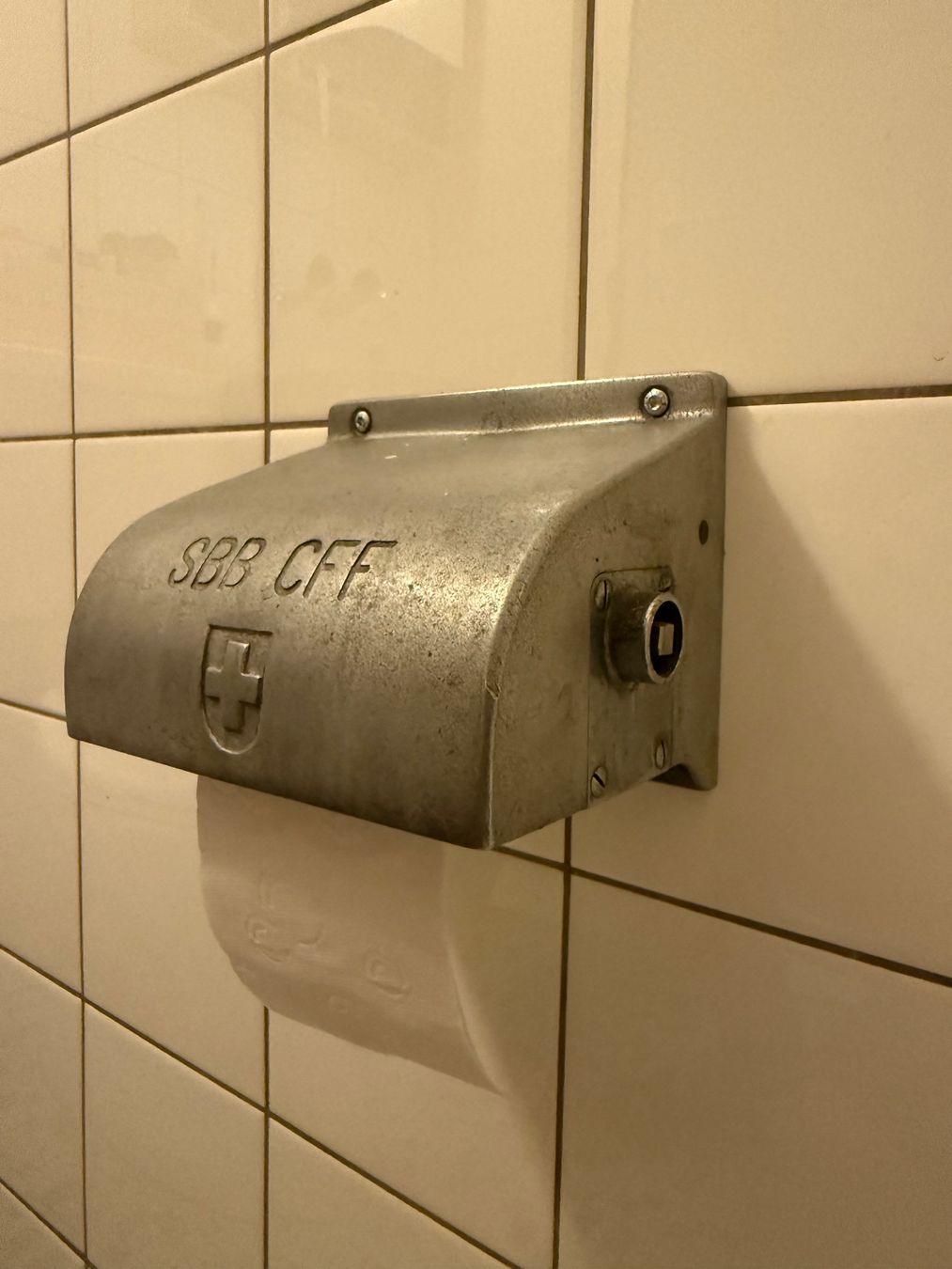 WC: Vintage SBB CFF Toilettenpapierhalter – Usato da Wolfhausen venduto da flaschenpost97 3