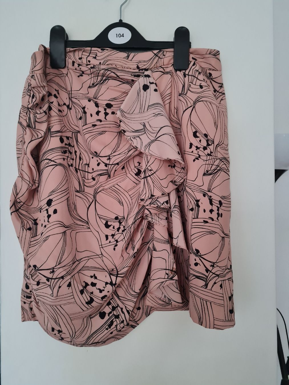 Gonne: Rosa Mini-Rock mir Schwarzem Muster – Usato da Wettingen venduto da Francesca011 1