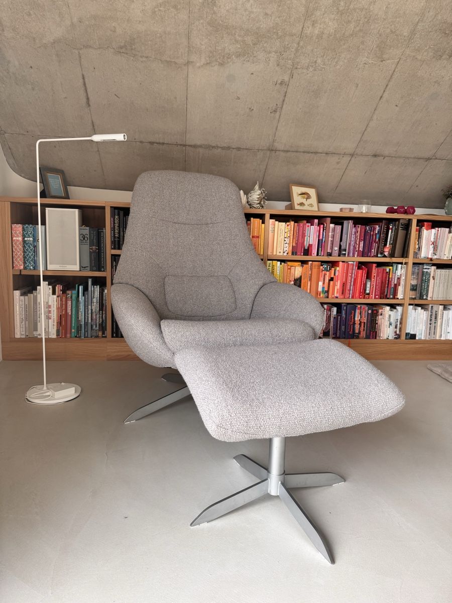 Bolia Poltrone: Sessel Saga von Bolia mit Hocker – Usato da Egg b. Zürich venduto da Kompass03 1