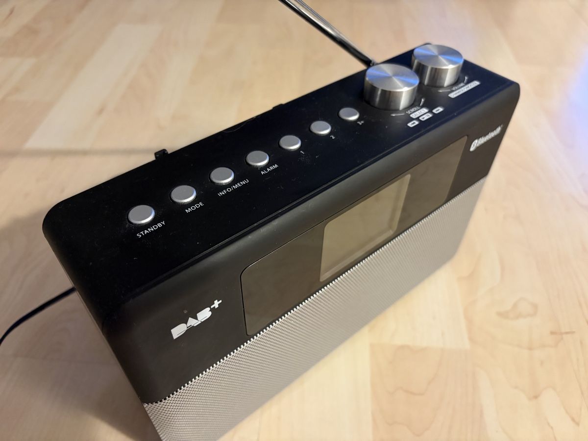 Radio: DAB+ Radio mit Bluetooth – Usato da Unterägeri venduto da Livia.Bie 1