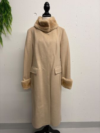 Langer Max Mara Mantel aus Kamelhaar Gr. 42 beige