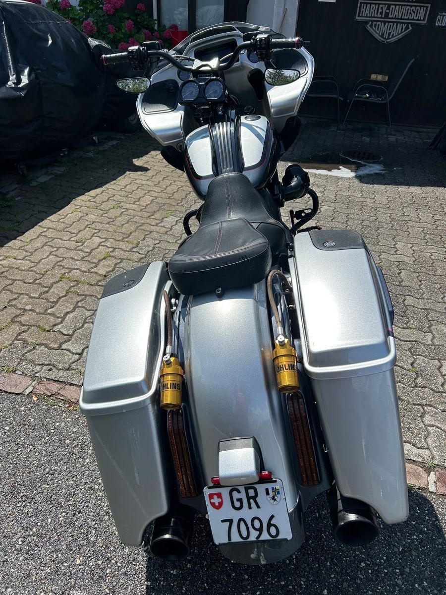 Harley-Davidson Touring: Harley Davidson Road Glide CVO – Gebraucht aus Bonaduz von JRK 3
